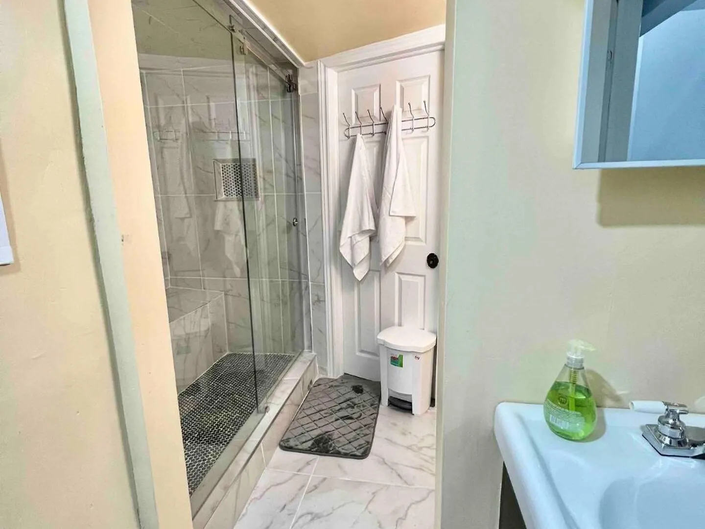 K8 Room Near Airport Mississauga